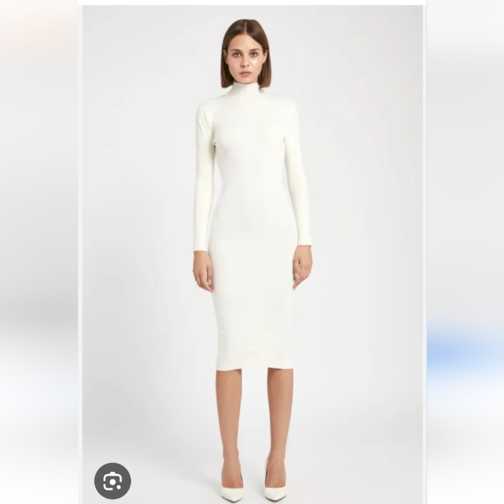 Chic Ivory Long Sleeve Dress - Picture 1 of 4